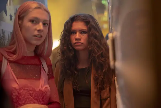 Hunter Schafer und Zendaya in 'Euphoria'
