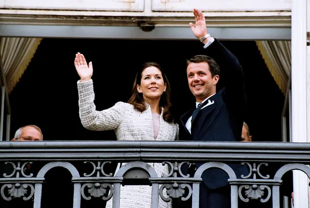 Prinzessin Mary und Prinz Frederik 2003 bei der Bekanntgabe ihrer Verlobung