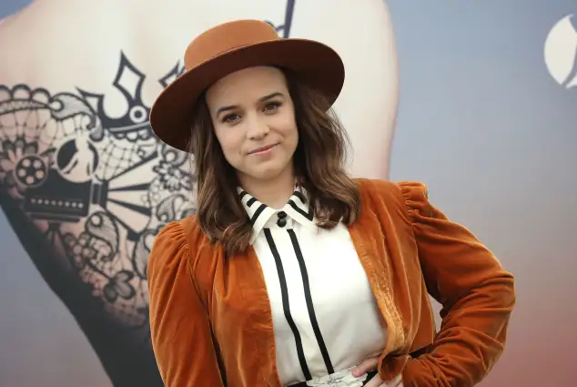 Renée Felice Smith
