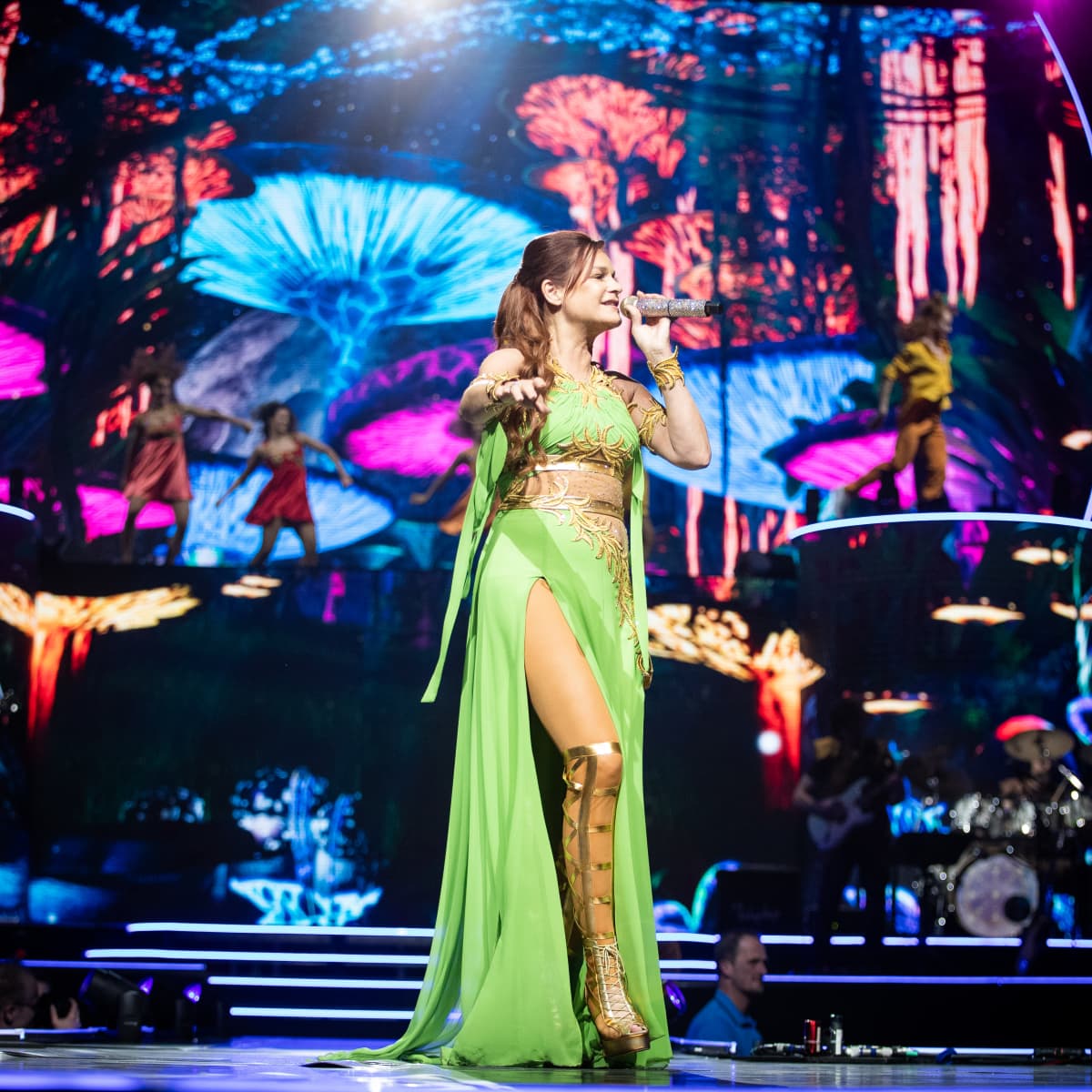 Andrea Berg Zeigt Bei Der Mosaik Tour Viel Bein