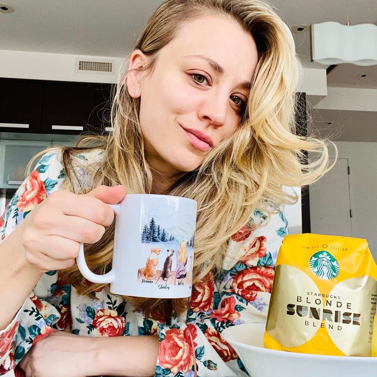 Tbbt Star Kaley Cuoco So Wunderschon Ist Sie Auch Ohne Make Up Kaley cuoco took to instagram to share some photos from her fourth of july vacation. tbbt star kaley cuoco so wunderschon ist sie auch ohne make up