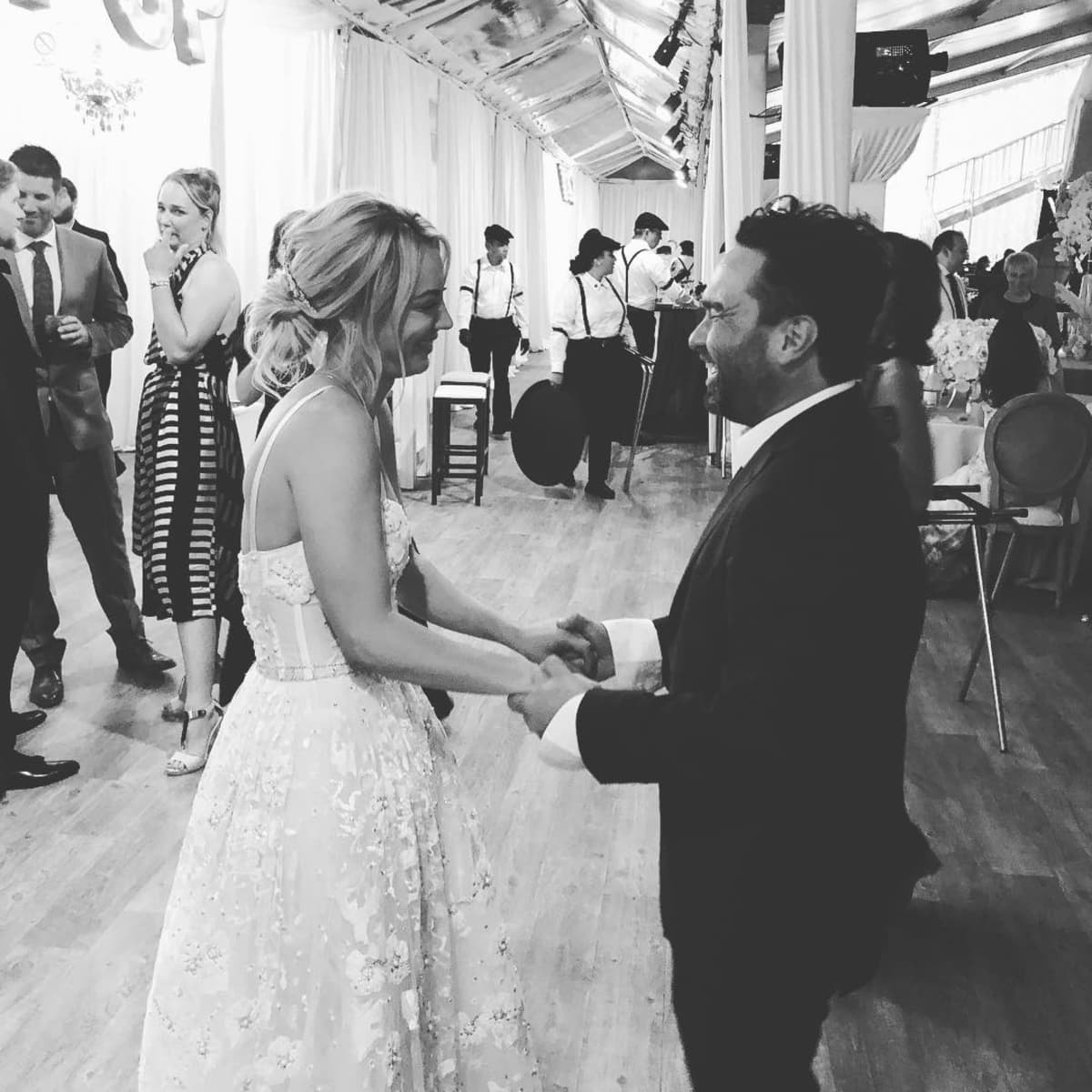 Johnny Galecki So Suss Gratuliert Er Kaley Cuoco Zur Hochzeit