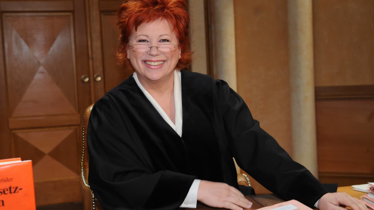 Barbara Salesch Studiert An Der Kunstakademie Bad Reichenhall