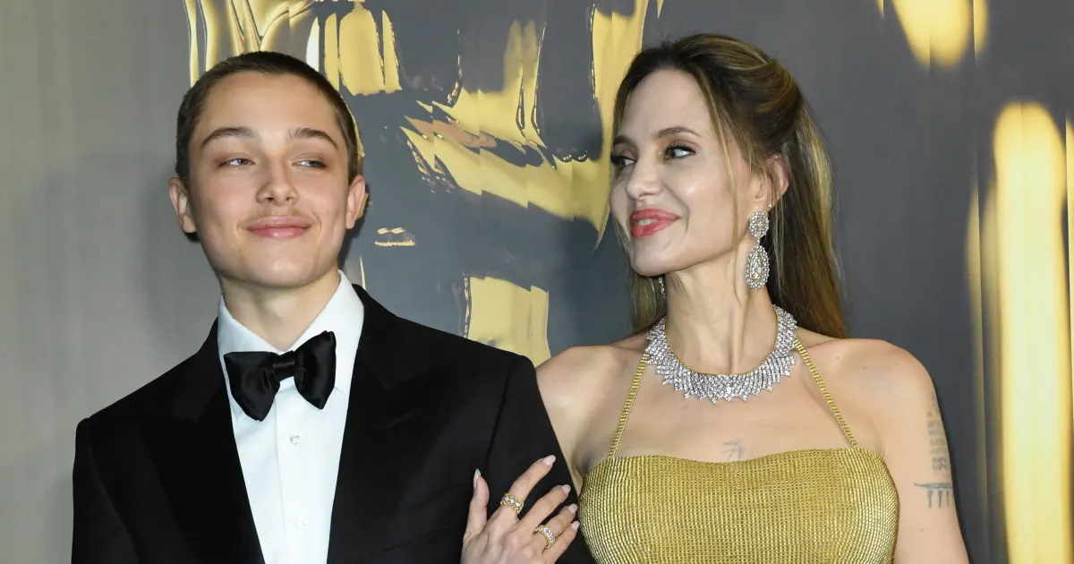 Junger Brad Pitt Angelina Jolie und Sohn Knox stehlen die Show