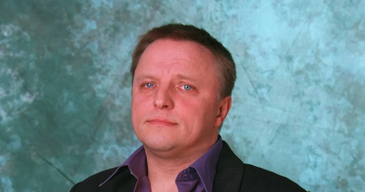  Foto zu "Tatort"-Star Axel Prahl früher: So sah er vor über 20 Jahren aus 