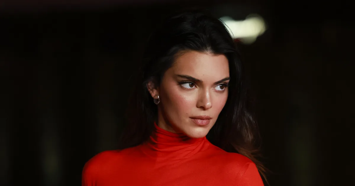 Kendall Jenner in a transparent dress – something shines through here