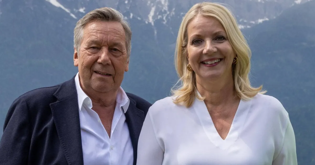 Embark on an Artistic Odyssey with Bild Roland Kaiser: A Comprehensive Guide to Drawing and Its Enriching Benefits