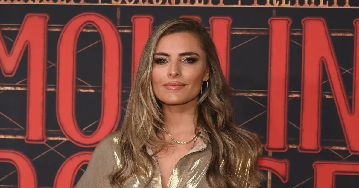 In Xxl Lackstiefeln Sophia Thomalla Zeigt Ihre Langen Beine 