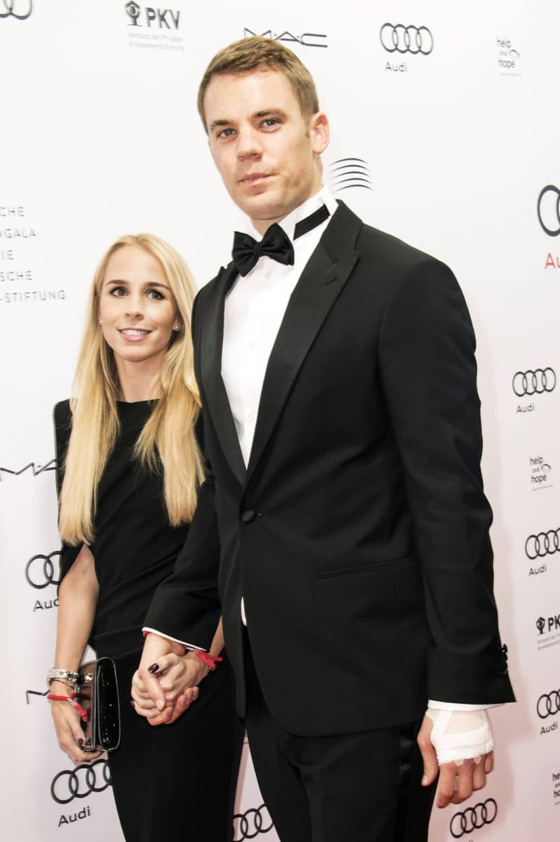 Manuel Neuer Freundin Bild : Manuel Neuer: Freundin Nina Weiss ist keine typische ...