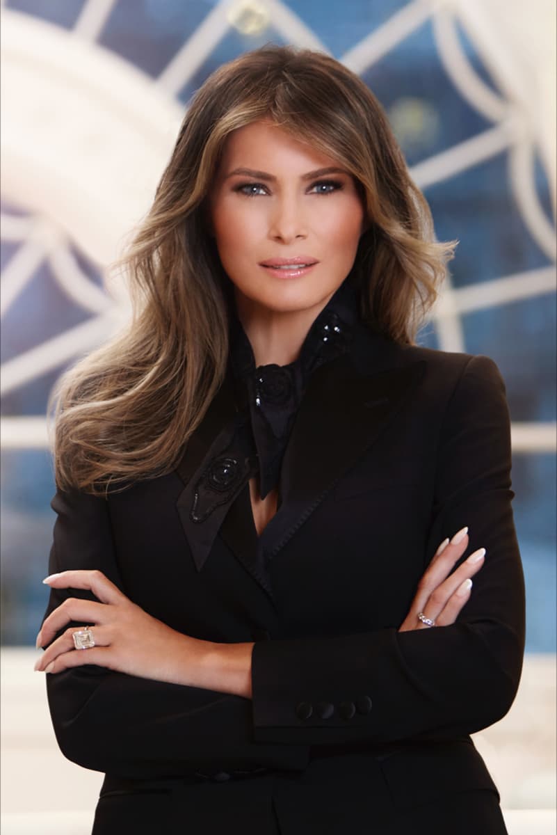 Melania Trumps Weißes-Haus-Porträt ist da und das Internet ...