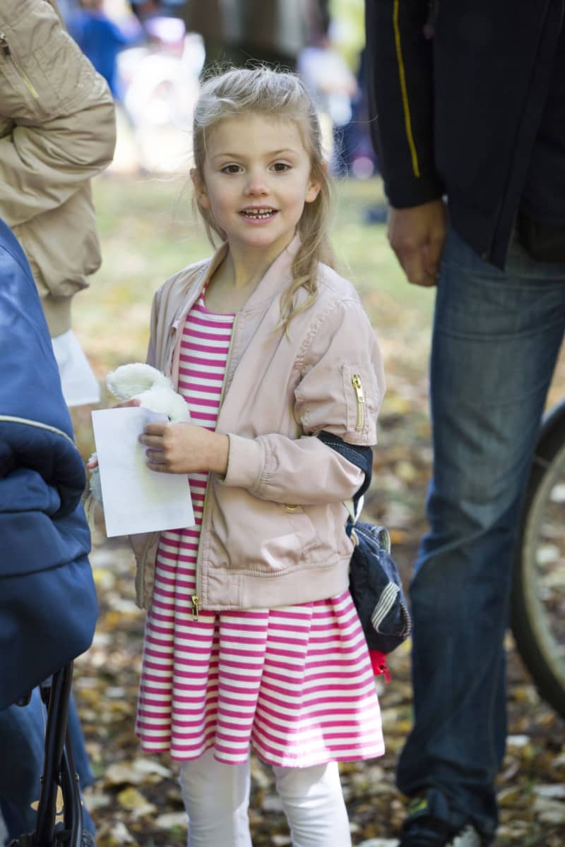 Süße Bilder von Estelle und Oscar von Schweden