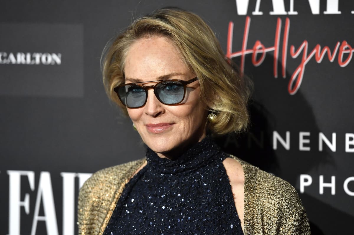Sharon Stone hat gegen ihren Willen größere Brüste bekommen