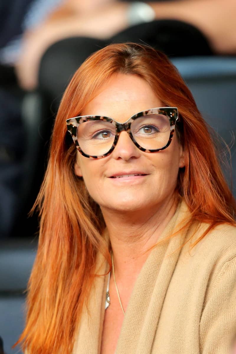 Schlager-Hipster: Andrea Berg mit riesen Brille unterwegs