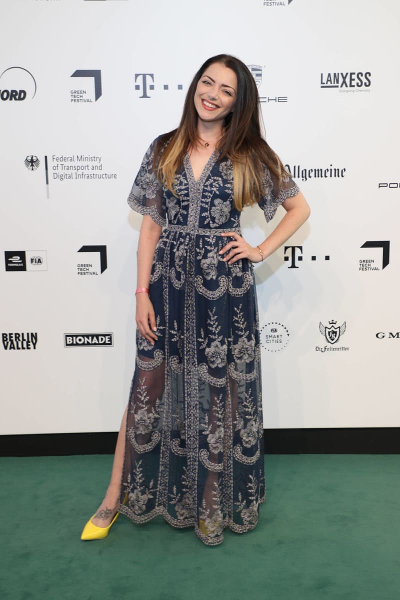 GZSZ-Star Anne Menden überrascht mit Typ-Veränderung