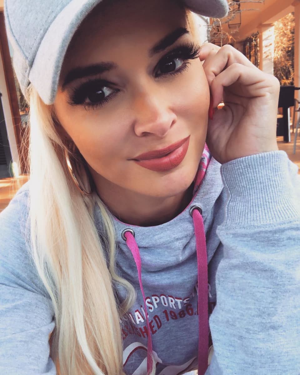 Daniela Katzenberger postet Bild von sich „oben ohne ...