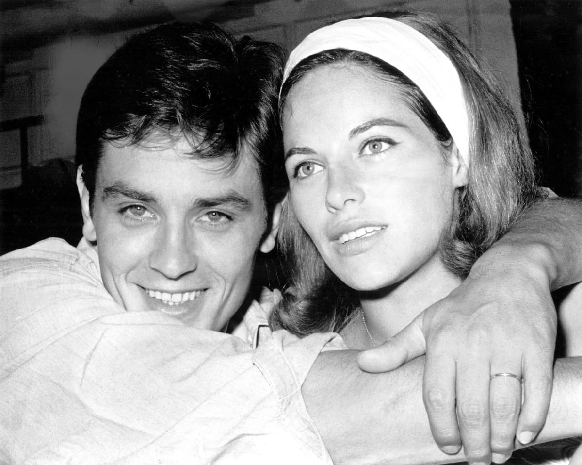 Romy schneider & alain delon.webm. Alain Delons Ex-Frau Nathalie Delon ist tot