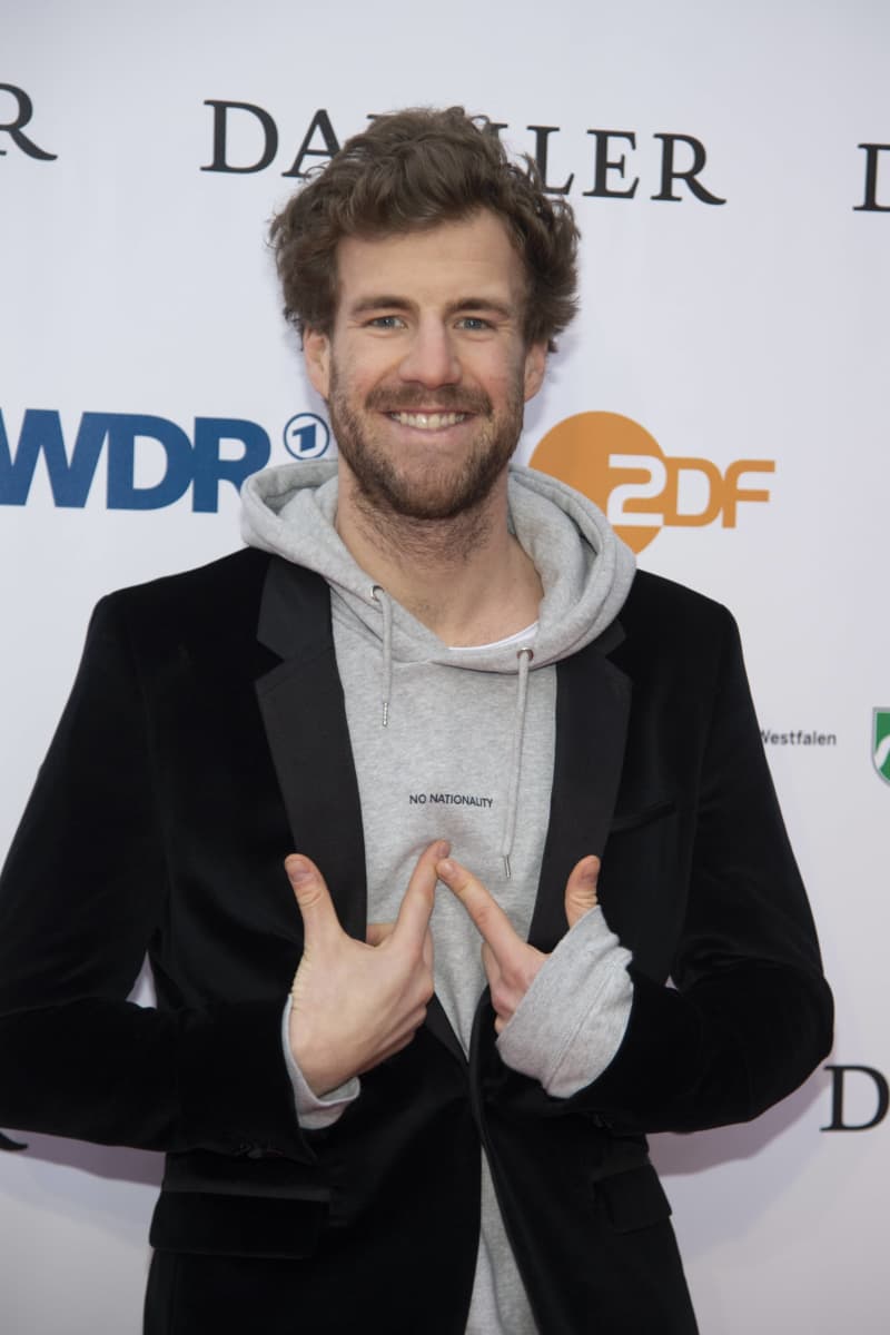 Luke Mockridge Vor Seinem Fernsehgarten Auftritt Verhielt Er Sich Auffallig