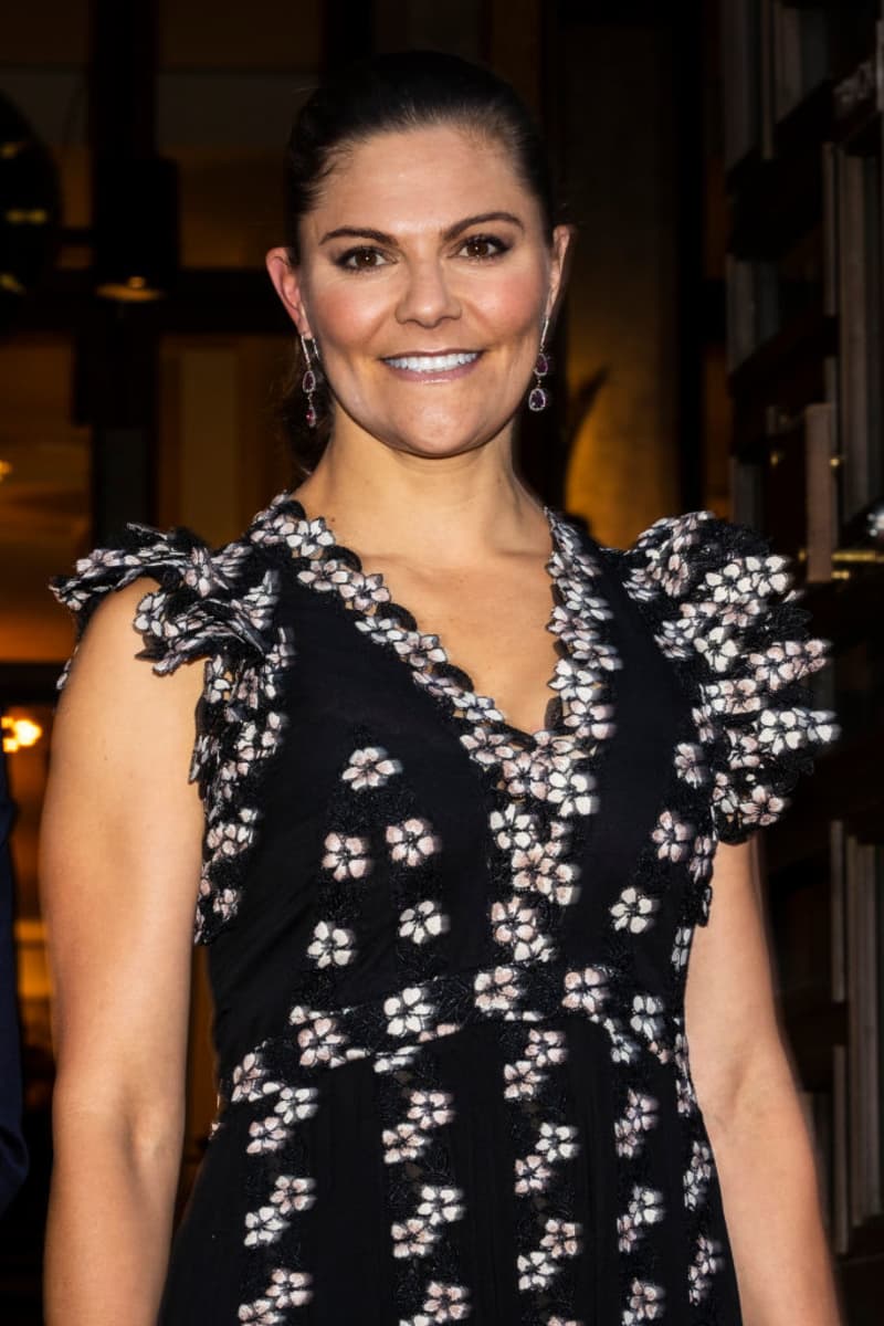 Victoria von Schweden im Blumenkleid: Ihr Look ist Eleganz pur