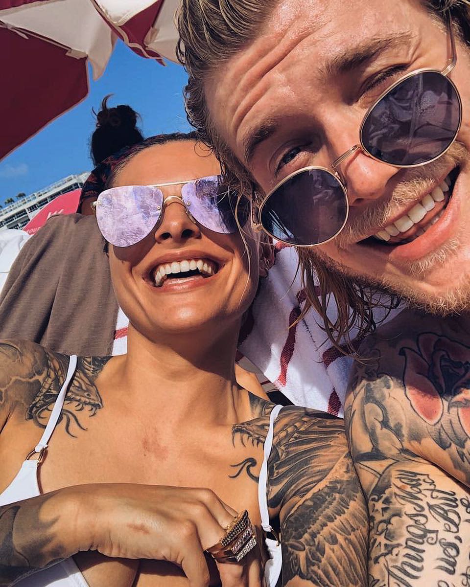 So verliebt zeigt sich Sophia Thomalla mit Loris Karius