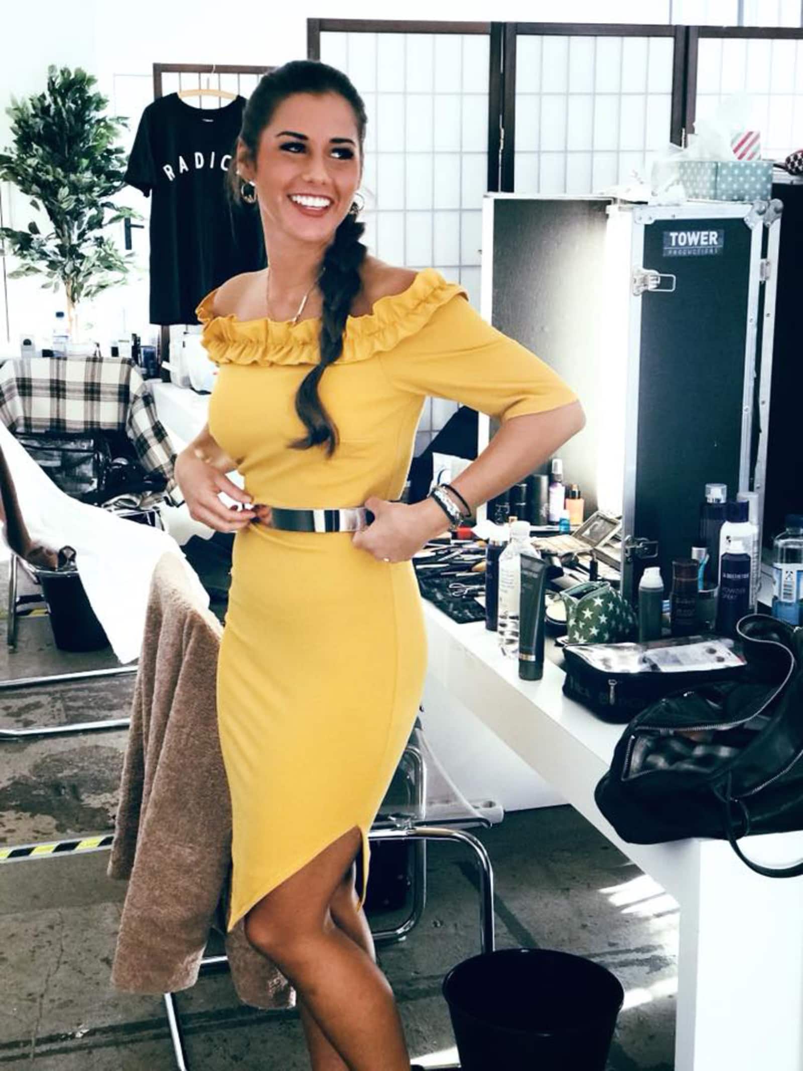 Sarah Lombardi Wagt Neuanfang Und Schneidet Haare Ab