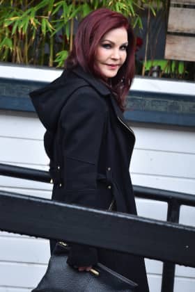 Neue Bilder: So sieht Elvis Presleys (†42) Ex Priscilla ...
