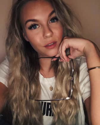 Dagi Bee zurück in der Schule