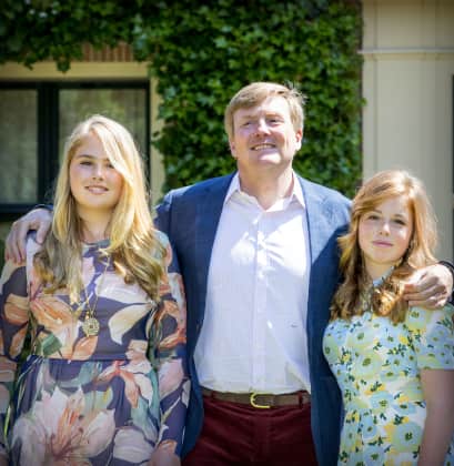 Prinzessin Amalia und Alexia besuchen eine Superschule