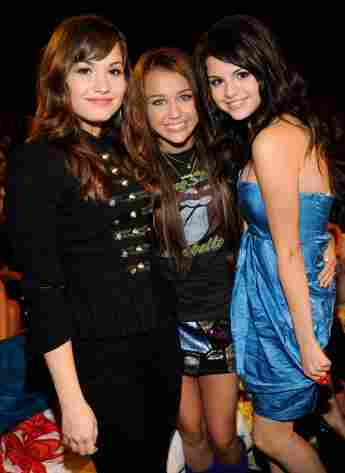 Demi Lovato, Miley Cyrus und Selena Gomez 2008