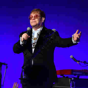 Elton John bei der jährlichen AIDS-Party
