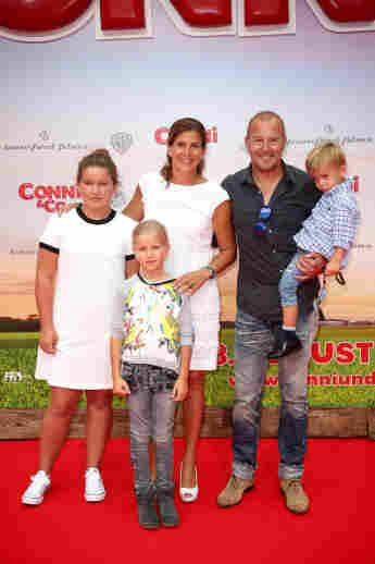 Heino Ferch mit seiner Frau Marie Jeanette und den gemeinsamen Kindern
