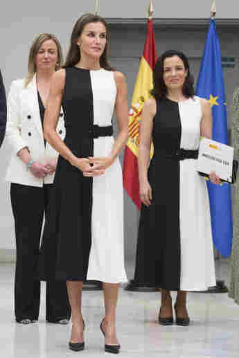 04-05-2022 Merida Queen Letizia wearing the same dress as award winner Inmaculada Vivas Teson (PhD Law, 1998), professor
