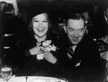 Stan Laurel mit seiner Frau Ida Kitaeva