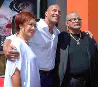 Herkunft von Dwayne Johnson mit seiner Mutter Ata und seinem Vater Rocky