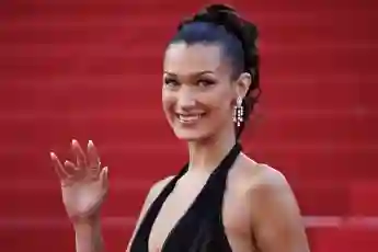 bella hadid heiß sexy freizügig hüllenlos durchsichtig look body