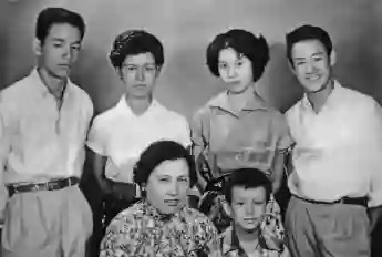 Bruce Lee mit seiner Familie