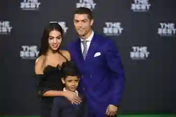Fußballer Cristiano Ronaldo zeigt seine neue Freundin Georgina Rodriguez