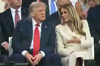 Donald Trump und Melania Trump militärparade drama