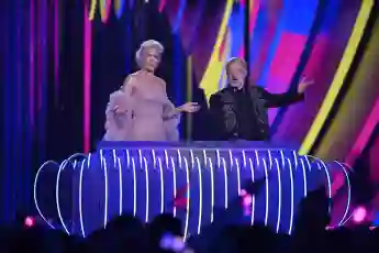 ESC 2023 Hannah Waddingham Graham Norton
