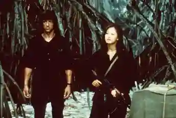 Julia Nickson und Sylvester Stallone in „Rambo II - Der Auftrag“