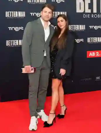 sarah engels julian oma gestorben todesfall