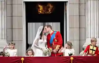 Kate Middleton und Prinz William romantischer Hochzeitskuss