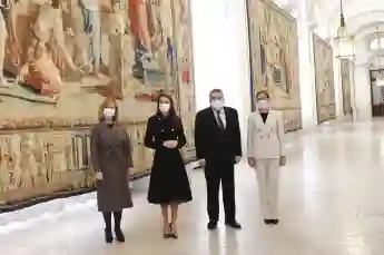 Königin Letizia ist Teil einer Ausstellung zu Ehren des Künstlers „Raffael“