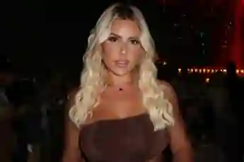 laura blond hüllenlos freizügig oberweite haut kampf der realitystars