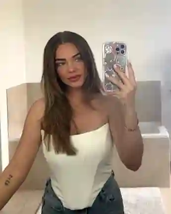 Laura Maria auf Social Media