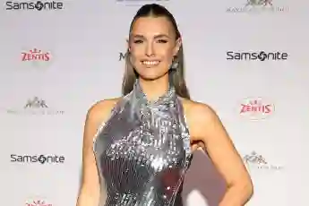 laura wontorra heiß beine haut look