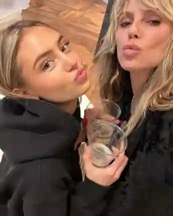 Leni und Heidi Klum feiern mit Bier