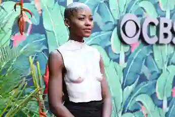 lupita nyong'o tony awards brustpanzer