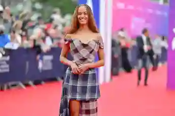 malia obama roter teppich heiß sexy