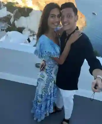Mesut Özil mit Freundin Amine Gülse