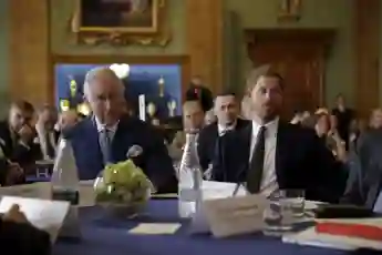 Prinz Harry König Charles zusammen 2018